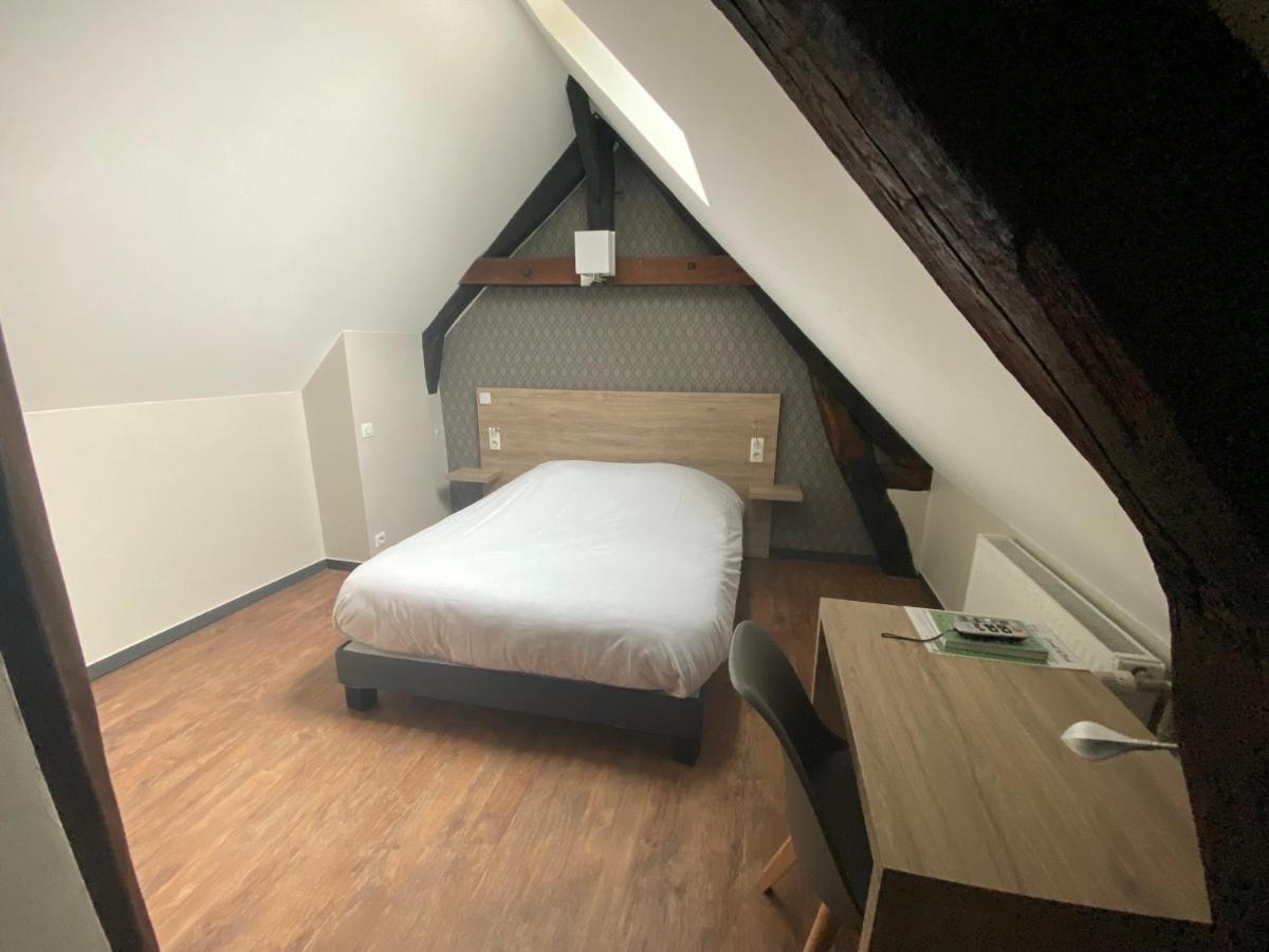 Logis - Hotel & Restaurant Saint Nicolas Chaumont-en-Vexin Eksteriør bilde