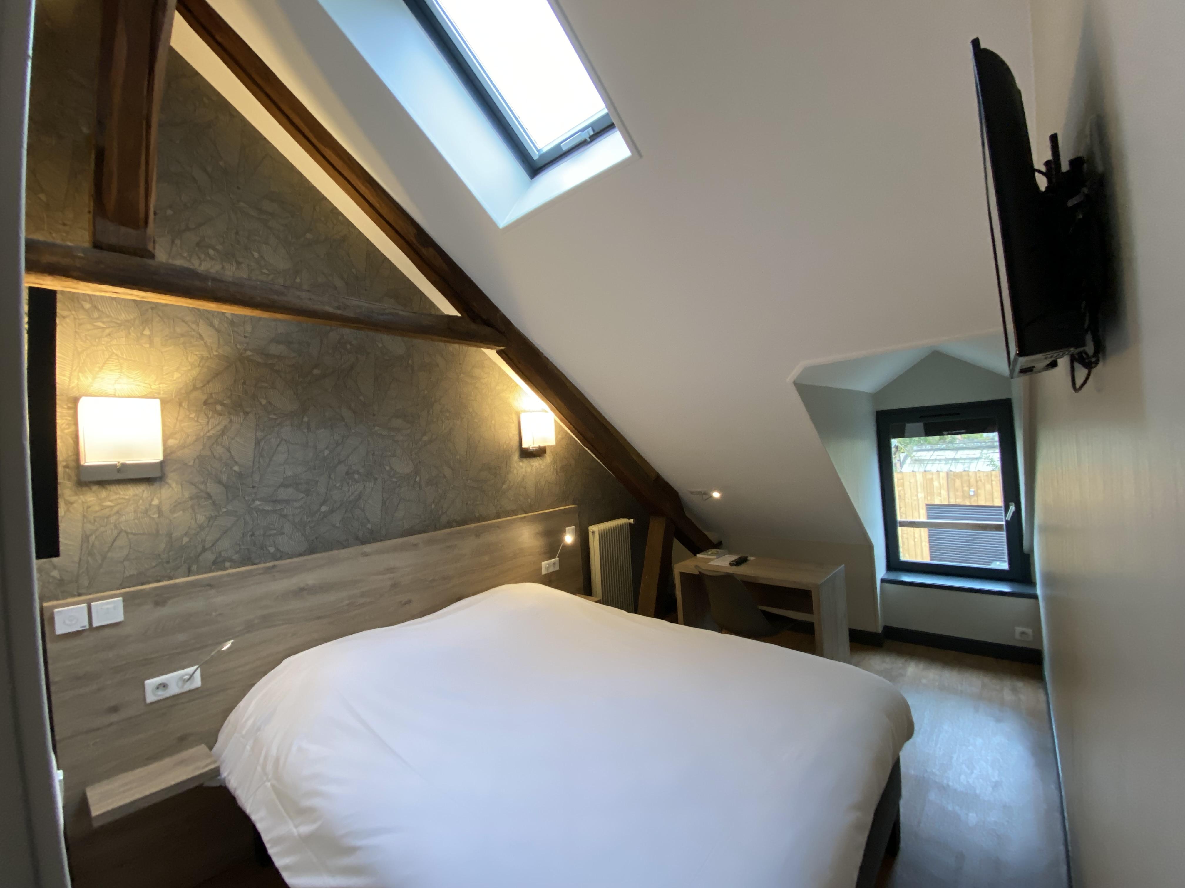 Logis - Hotel & Restaurant Saint Nicolas Chaumont-en-Vexin Eksteriør bilde