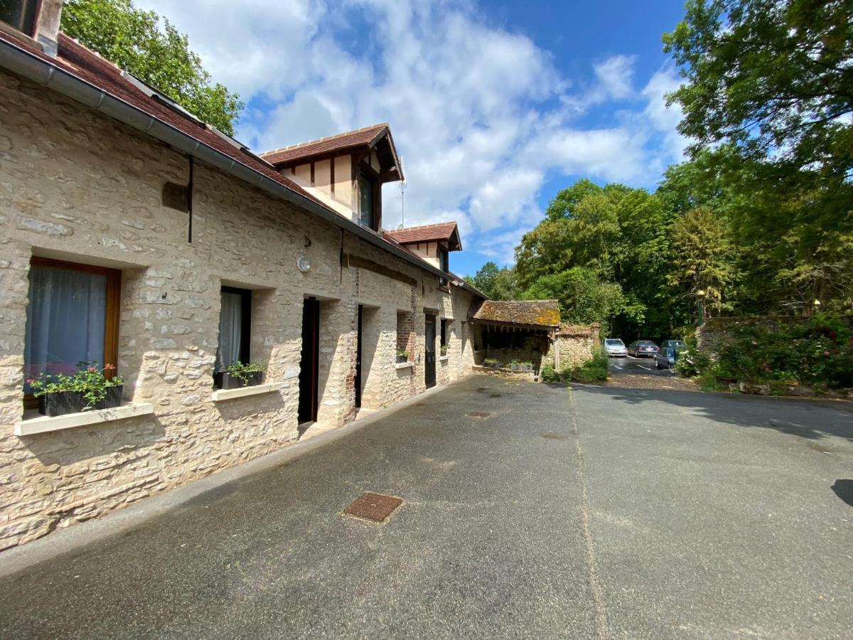Logis - Hotel & Restaurant Saint Nicolas Chaumont-en-Vexin Eksteriør bilde